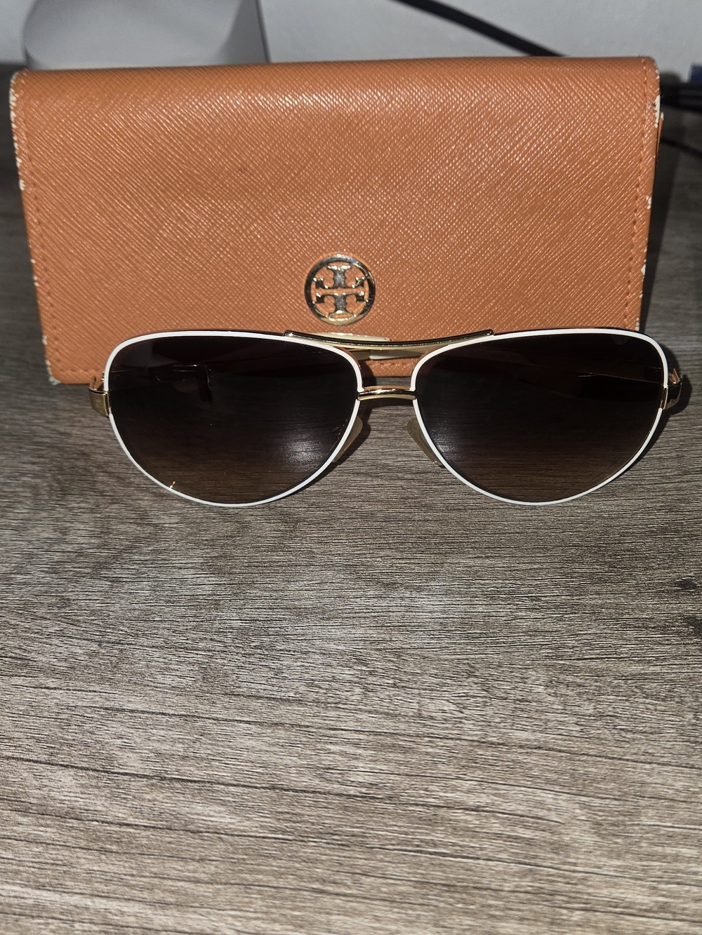 Tory Burch White Aviator Sunglasses with Tan Logo Case